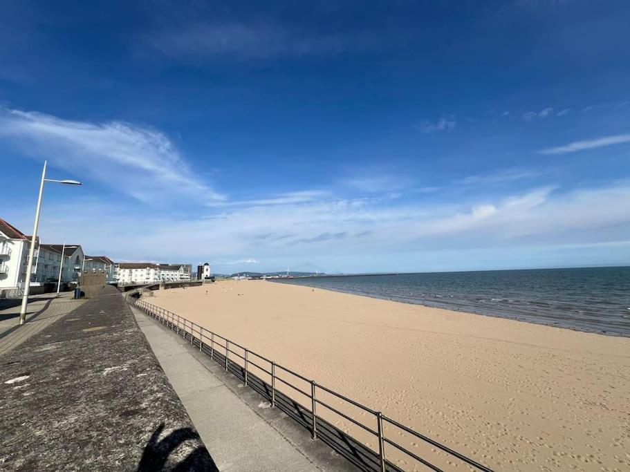 Stylish Seaview One-Bedroom Apt Swansea Extérieur photo